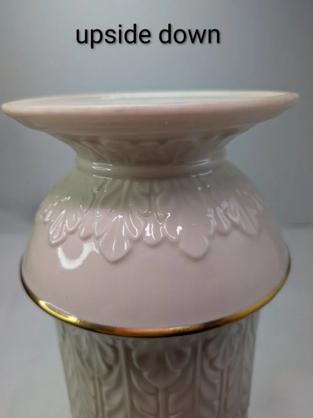 Vintage Lenox Ivory Porcelain Acanthus Leaf Pedestal Vase 24k Gold Trim 9.5”